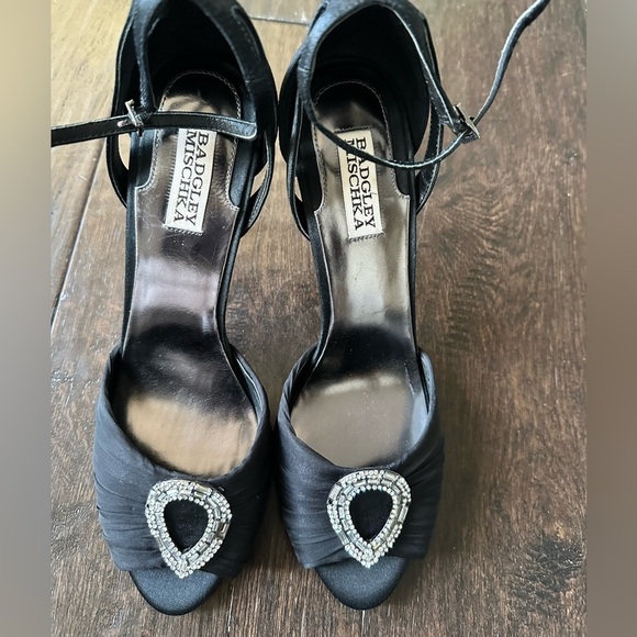 Badgley Mischka Satin Deana Pump Size 10 - Picture 3 of 9